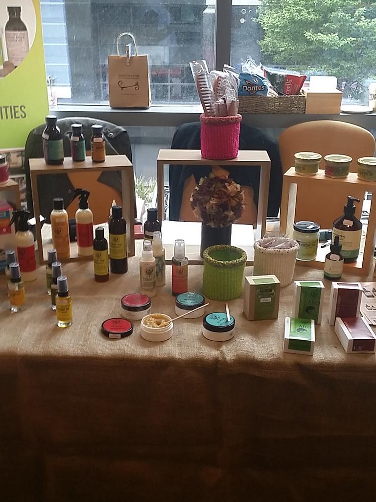 MahaliaJ91's tweet photo. At #Curlvolution supporting black businesses #SheaButterCottage #curlvolution2015 http://t.co/urnaVu7PsM