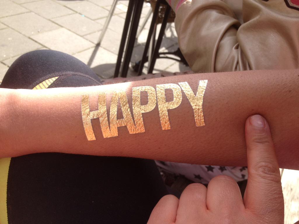 marithrebel's tweet photo. De #colorrunamsterdam lopen met je oudste zoon. Erg leuk! http://t.co/QcZe9kuARi