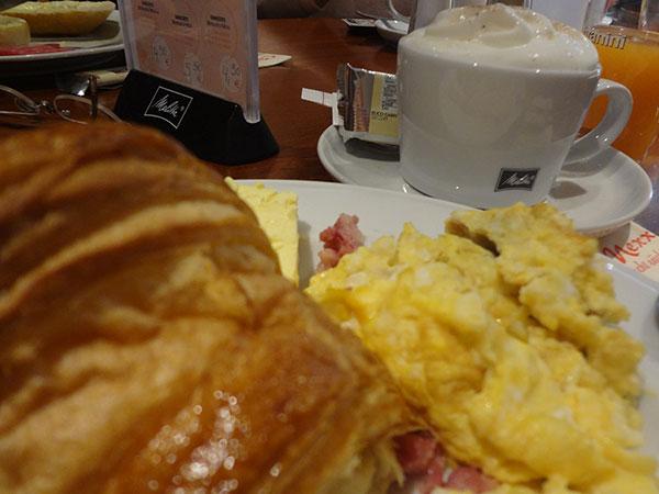 GlueckistWeiss's tweet photo. Tag 30: Eine Einladung zum Frühstück #OneFlowADay #dankbarkeit #achtsamkeit #glueck http://t.co/ejkyD8rree