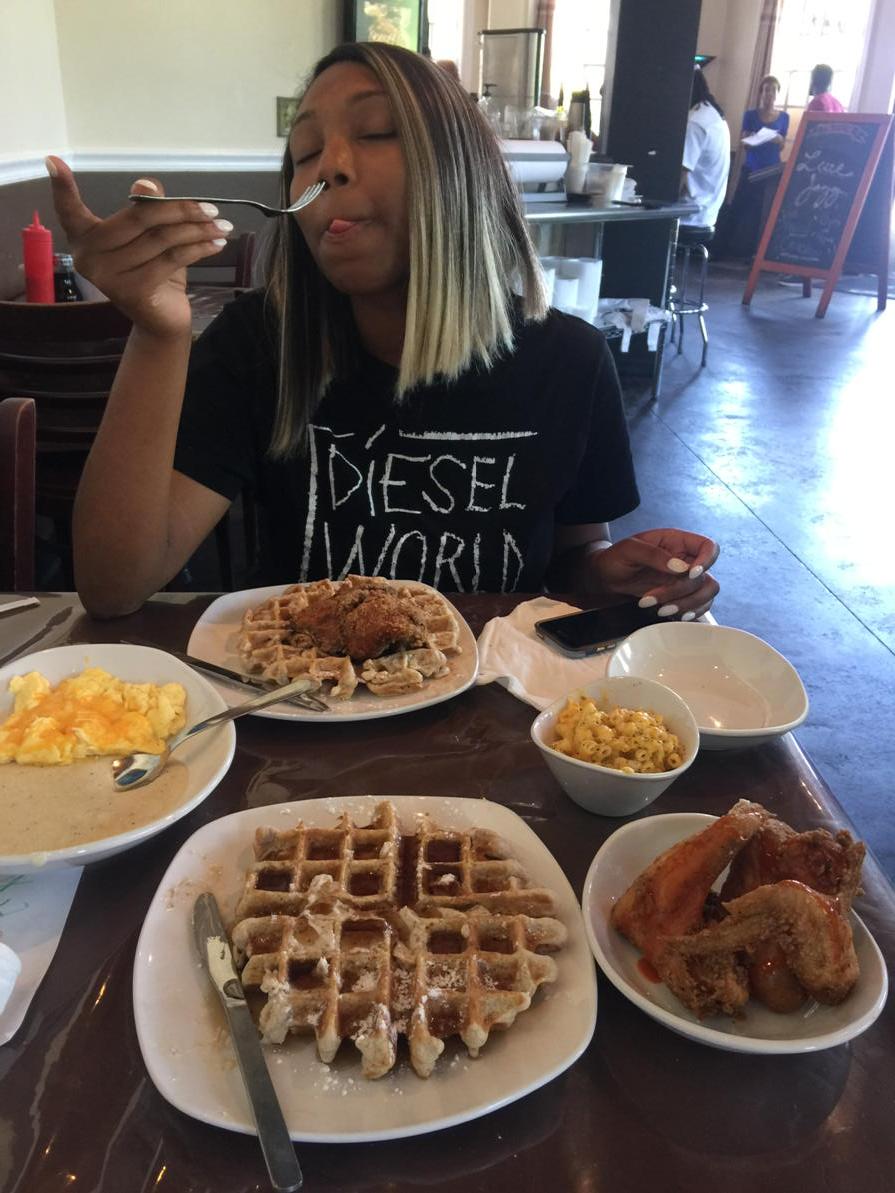 thechic_chick's tweet photo. #fatgirlsbelike http://t.co/GTNZMCXZKB