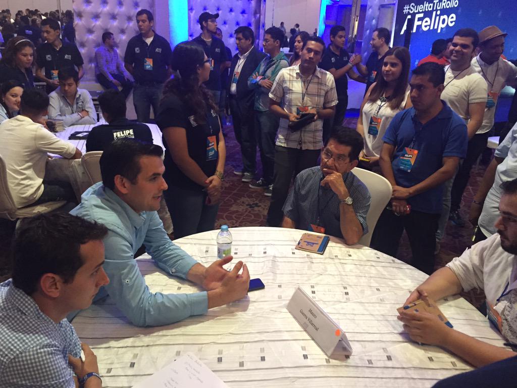 lalolealb's tweet photo. Con @mauro_guerra en #SueltaTuRolloAFelipe escuchando las propuestas de los jóvenes de NL @JovenConFelipe http://t.co/7UNdFUOFko