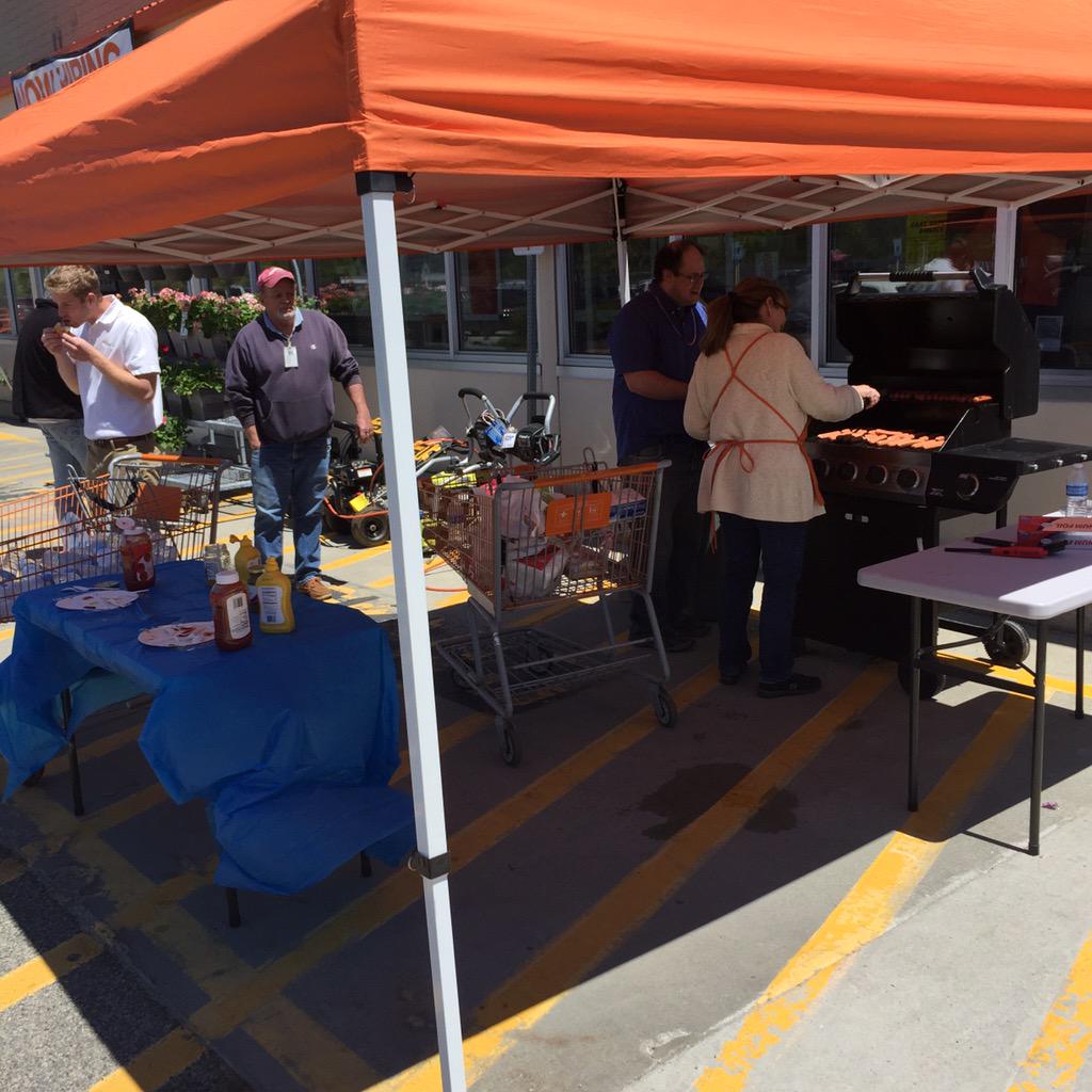 HDStore2613's tweet photo. #homerdogs @corelli189 @Joepratt35 http://t.co/sGVGNnmC4L