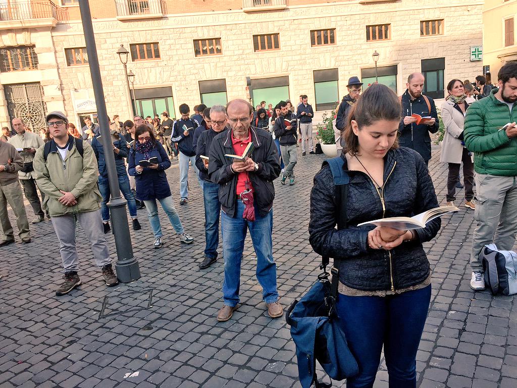 y_nardi's tweet photo. È bello vivere in un paese che permette d manifestare odio,omofobia e ignoranza nelle piazze #sentinelleinpiedi http://t.co/wTl17vHxMU