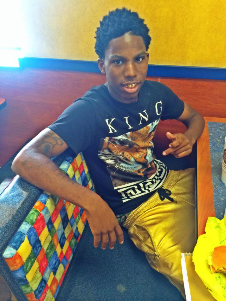 AlPatchini's tweet photo. When U Ugly And They Say U Got All The Hoes 😕😂 http://t.co/iKTNYvjTj8