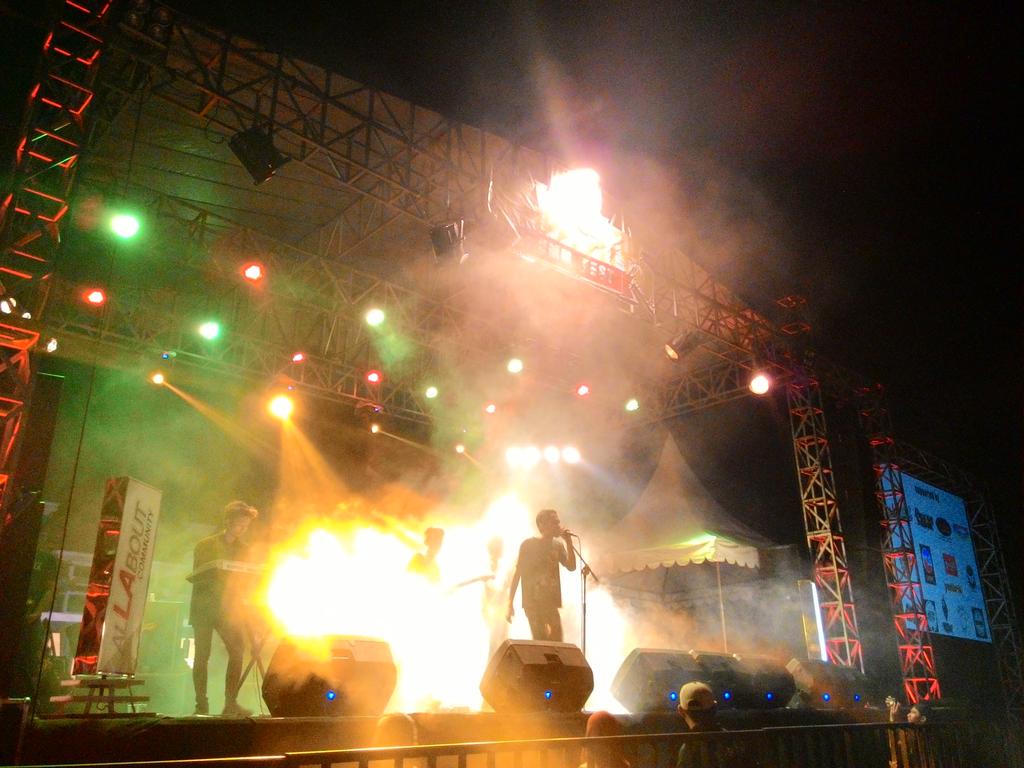 penampilan <a href="/unclebobband/">UncleBob Reggae</a> reggae siap buat ngibur penontoonn.. yeeeyyy!