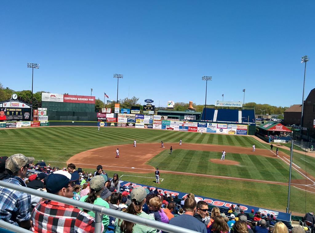 goodale5's tweet photo. Beautiful day for a ball game! http://t.co/3TzmRgYckA