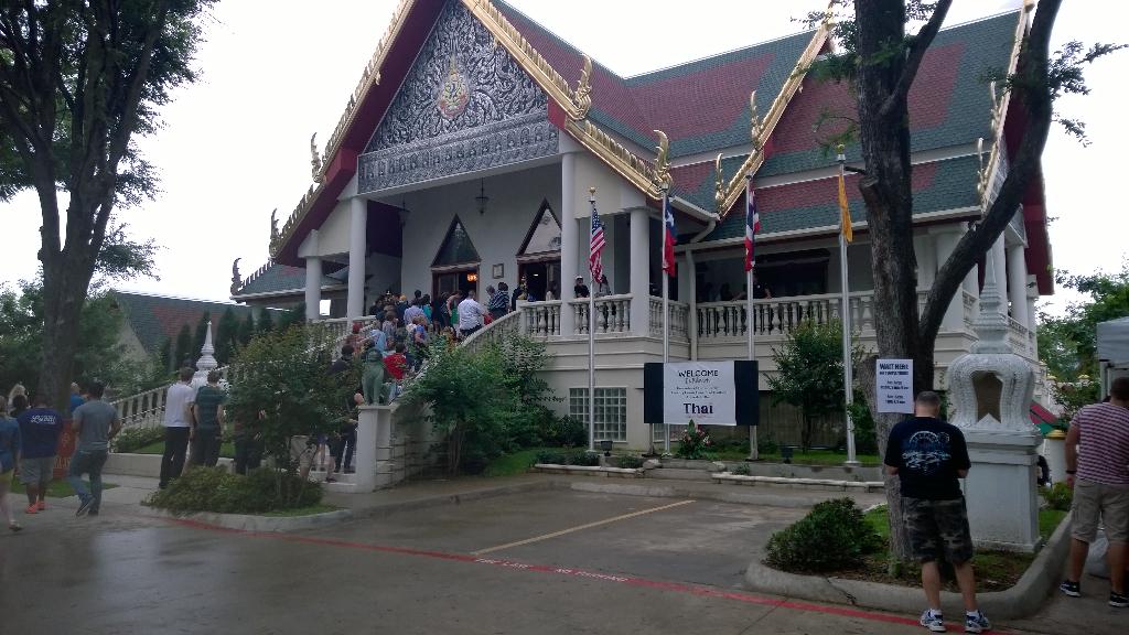 sgtthorntonDPD's tweet photo. It is busy out here! Come out and experience the true Thai culture! @DPDCA will be here, come Talk with an officer! http://t.co/2n0yXq6zsx
