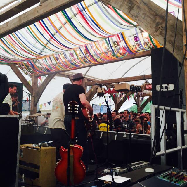 LarMacLIVE's tweet photo. The crowd were loving @BlackKatBoppers in the #Uncommonstage @cpeoplefest #CommonPeople #day1 http://t.co/2YEvZ7E2FQ