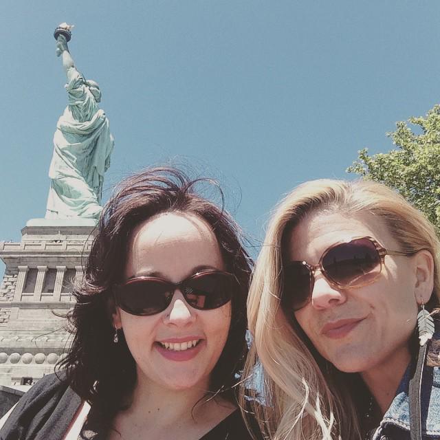 LeslieGilbert's tweet photo. Sunbathing. #celebrate40 @reneeg3 http://t.co/CtxAfe9STQ http://t.co/95h0eYI5Og