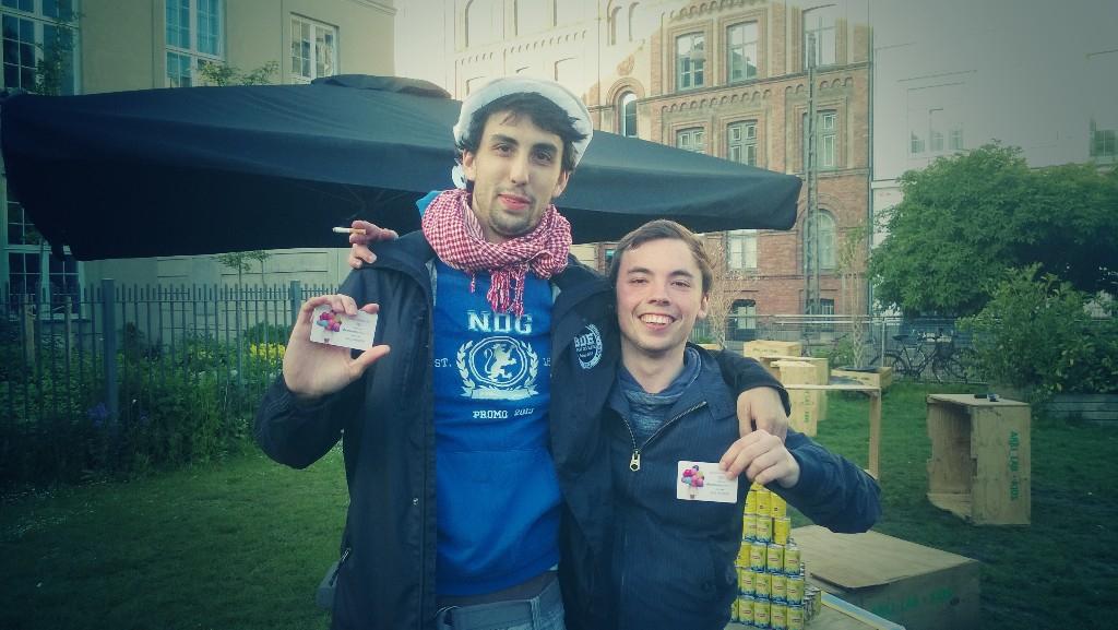 AssoEdexpress's tweet image. Remise du trophée de l'ambiance pour #team5 !!! Merci pour cette semaine #edexpress2015