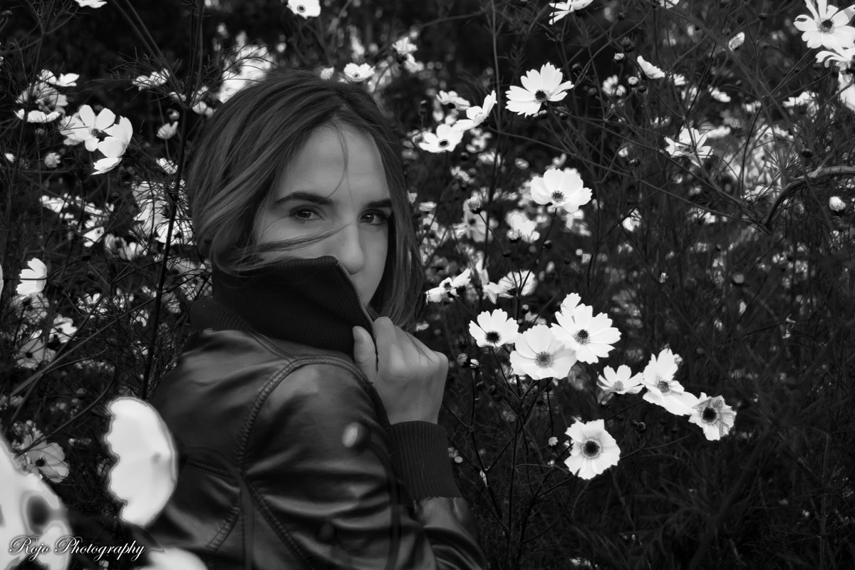rojo_photo's tweet photo. For lovely eyes, seek out the good in people - Sam Levenson #photography #vintage #photoshoot #model http://t.co/JsnsEbgQAe