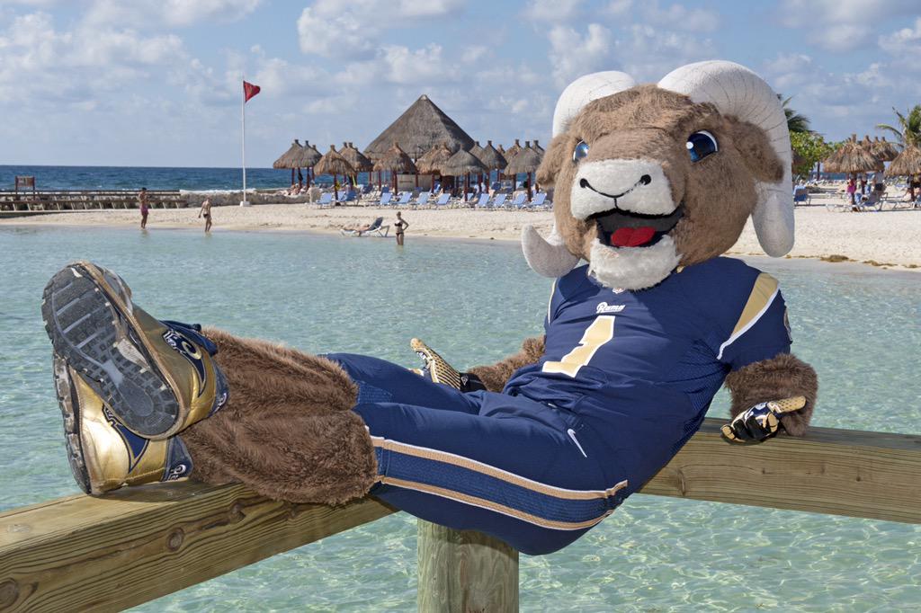 RampageNFL's tweet photo. Just Chillin it.
Photo Cred: @JasenVinlove http://t.co/XYD3QGe2vR