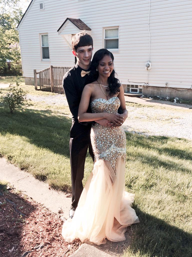 iamsidb_'s tweet photo. #prom2k15 #promqueen2k15 π http://t.co/WFEDaaX6AJ
