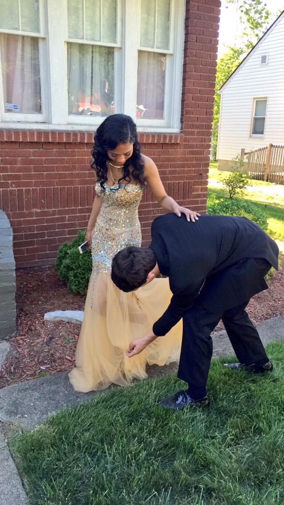 iamsidb_'s tweet photo. #prom2k15 #promqueen2k15 π http://t.co/WFEDaaX6AJ