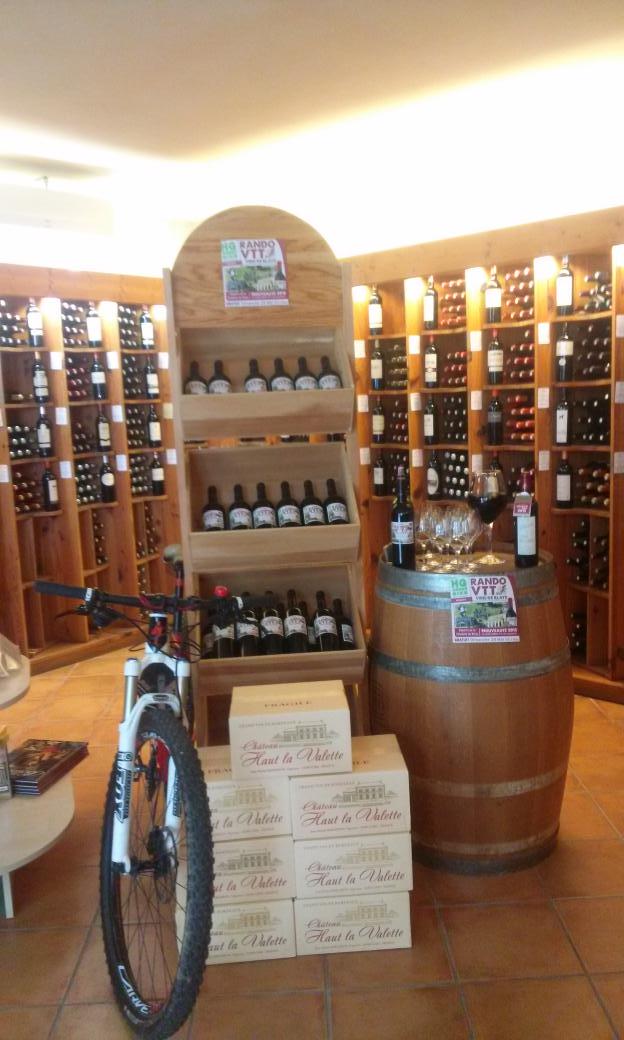 CbHLV's tweet photo. @HautLaValette @VinBlaye après 1 agréable journée à la boutique Demain tenue VTT pr le 20 km du @hggreenbike 🚲🚲 http://t.co/yL1zv8IIaM