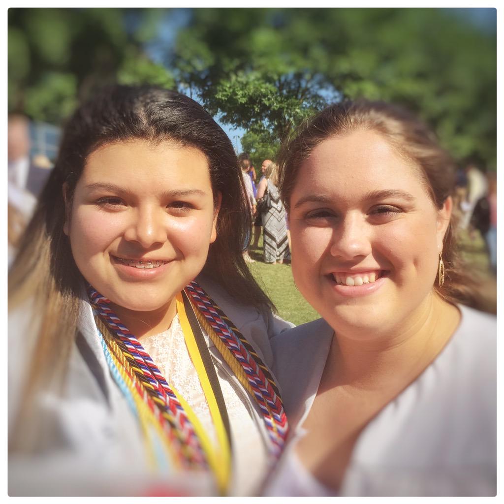 bjaj1's tweet photo. Congrats @LauraThrows & @odalysg55 #ArcherHS Grads http://t.co/W80b8esfeo