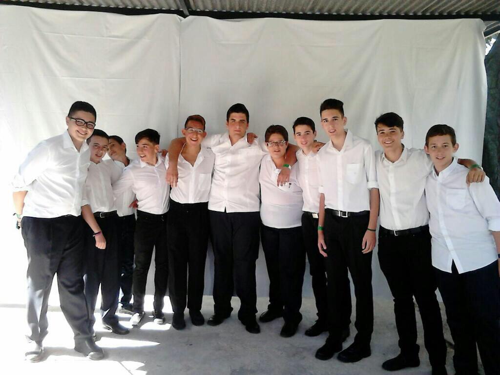 Subescuela's tweet photo. Foto para el recuerdo, de la tarde ayer antes de sacar a NPJ de Fe y Esperanza. @EscuelaCofrade http://t.co/3JeafY7a9Q