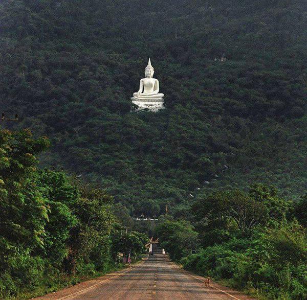 rybotics's tweet photo. Buddha Statue in Thailand http://t.co/XNPgiO38Uf