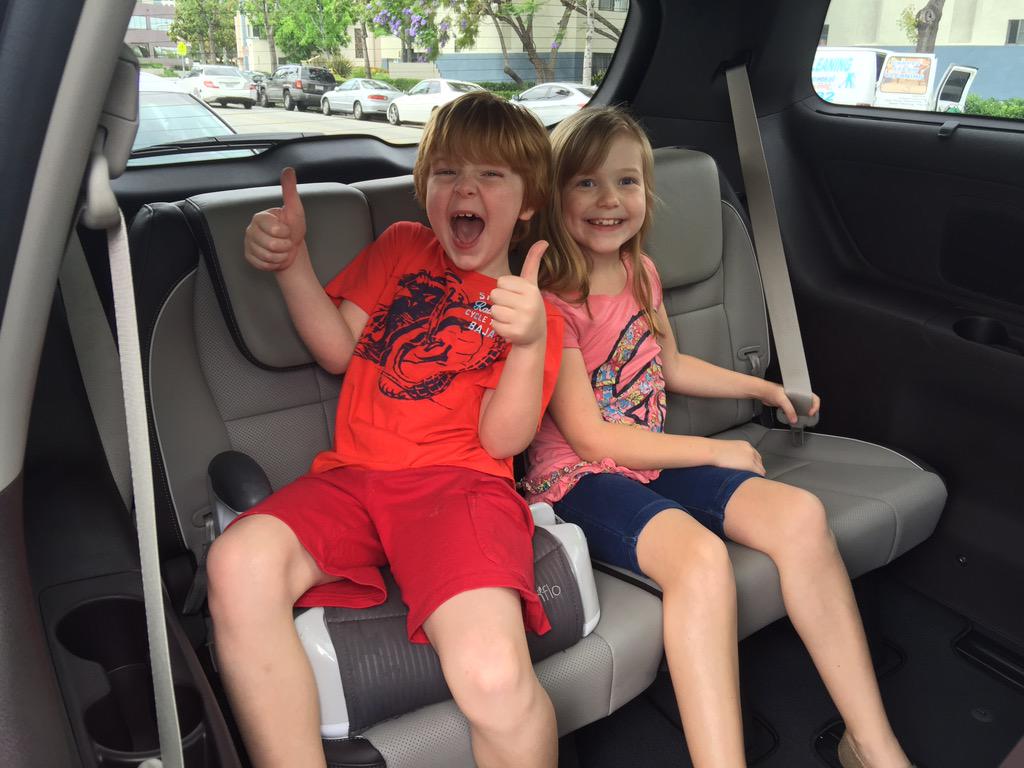 milesstart's tweet photo. Excited for a road trip in the back of the #kiasedona #kiamoms #kia http://t.co/MFJna9Cn4d