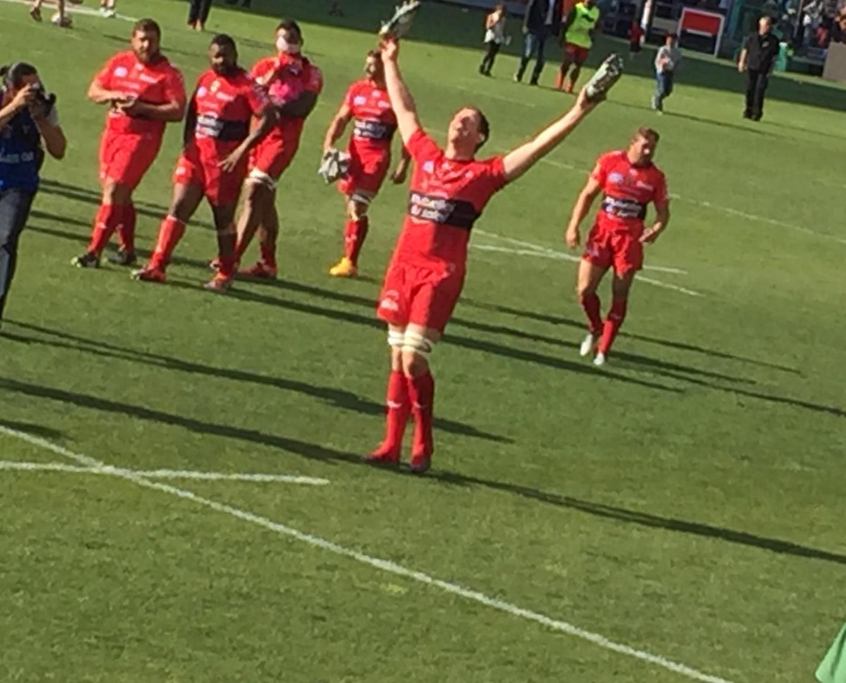 ristorcelli1's tweet photo. “@CarrereHenri: La dernière à Mayol de mon idole Bakkies Botha ! Un grand merci !#top15 #versle doublé http://t.co/rA78OJ3tDl”j'ai pleuré