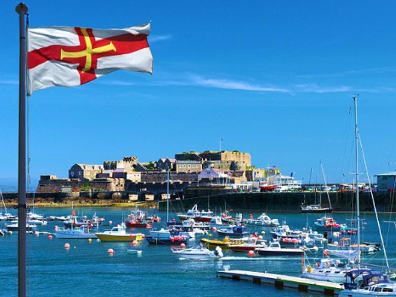 VisitGuernsey's tweet photo. Fab picture! #GreatThings RT @LesBrehautsFarm: @travelabouts Plenty to see on Guernsey #ydgtil #loveguernsey http://t.co/TU0Bv7JRsD