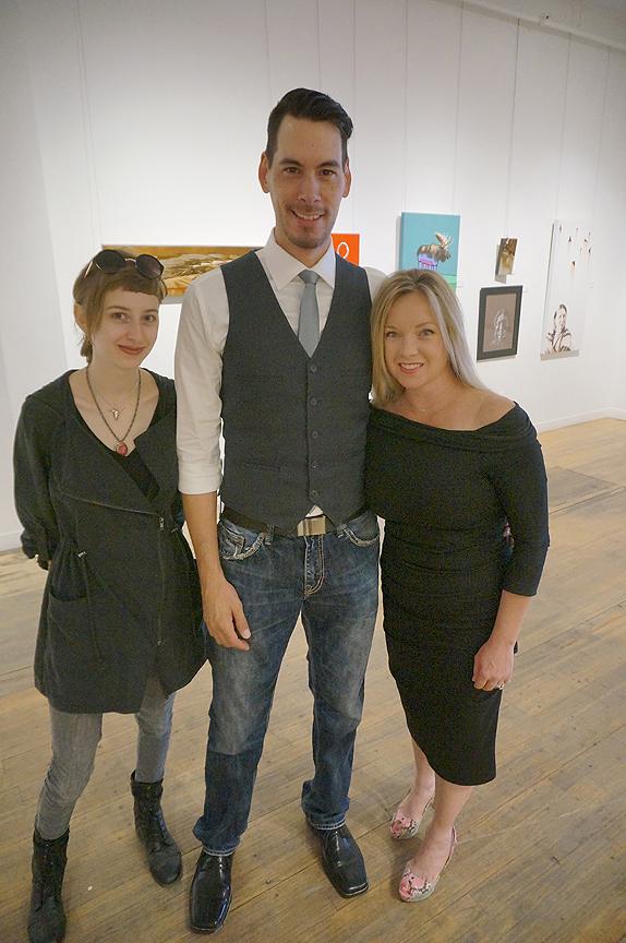 tapcreativityon's tweet photo. Kelsey, Sean &amp; Mandi Fields @CTVLondon in the gallery this afternoon for a last look @SeeMeLondon exhibition #LdnOnt http://t.co/VodBfJl2bn