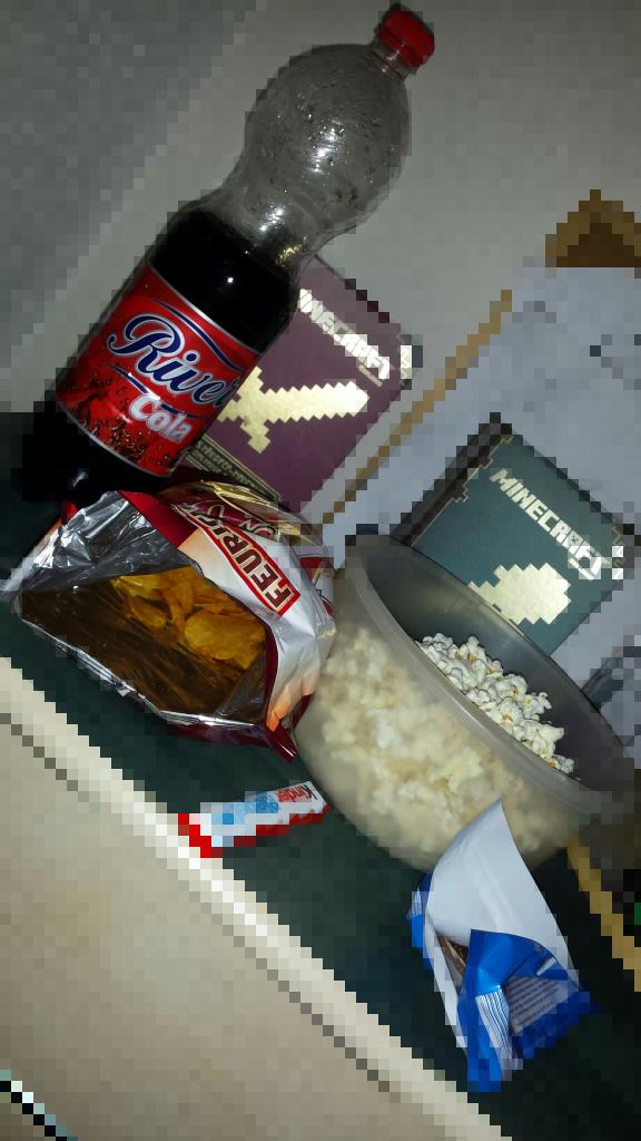 peacefulgaryj's tweet photo. Der Stream wird/ist total geil! Hab' alles dabei❤❤❤ @GommeYT #Gommestream5 http://t.co/tYYRJOhurb