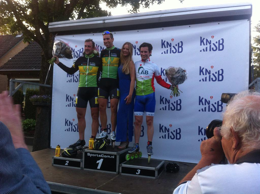 Het podium in #Otterlo met <a href="/CrispynAriens/">Crispijn ariens</a>, <a href="/garyhekman/">Gary Hekman</a> en @karlotimmerman #vvspeedskating