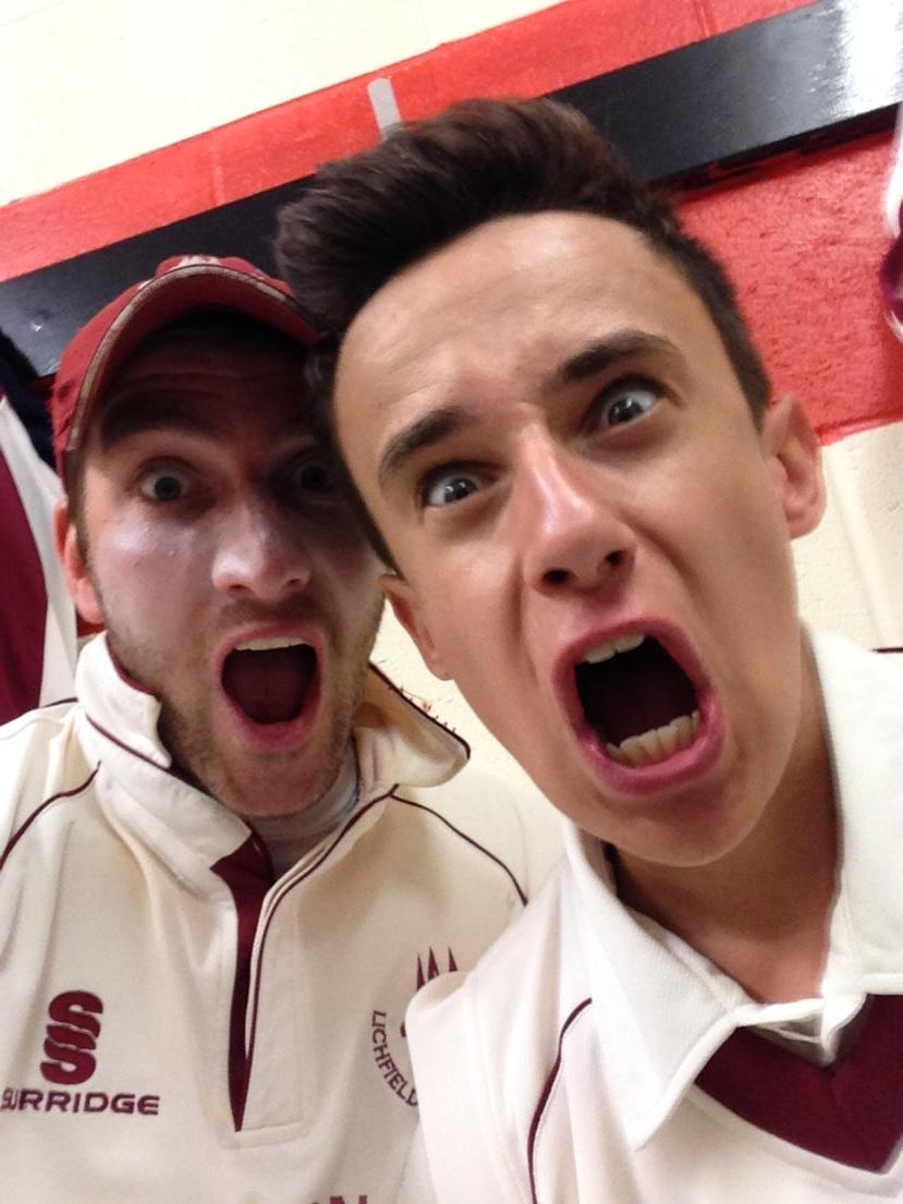 FieldingStuart's tweet photo. Winners grog for the spires! #winners #24points #runs #rainingkookaburras #fieldingbrothers http://t.co/7nm40Hd7KH