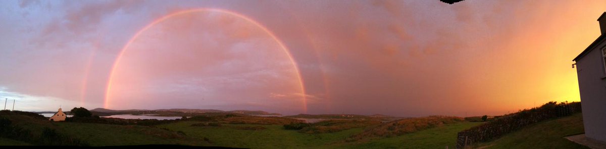 florNEWS's tweet photo. Mother Nature congratulates Ireland 
#MarRef (thanks @magnusjkelly for beautiful photo #TurkHead, #WestCork) #Yes http://t.co/0TxQ3TEdFY