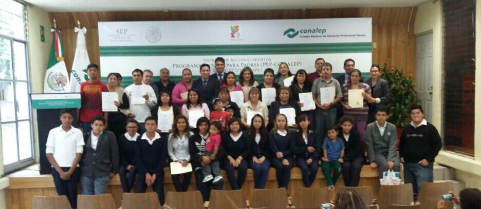 CONALEP_Mex's tweet photo. Gracias a los participantes del programa #EscuelaParaPadres #CONALEP que hoy finaliza. Enhorabuena! @SEP_mx http://t.co/BaSBRZ9DU1