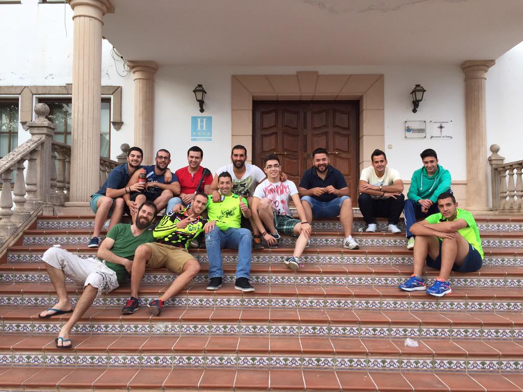 comparsadelseli's tweet photo. Primera reunión de la Comparsa de Cortes a falta de algunos componentes preparando de cara a el verano y próximo año http://t.co/IZ6jAjejho