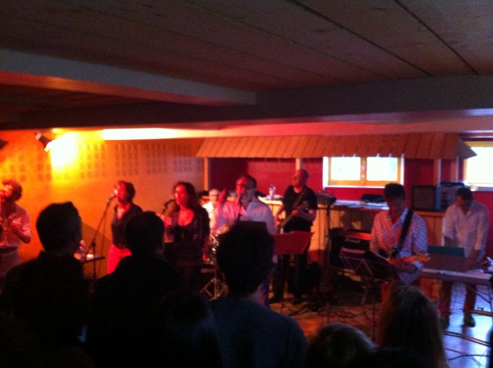 Ça se passe à # clisson !! Joyeux anniversaire à Yves !!