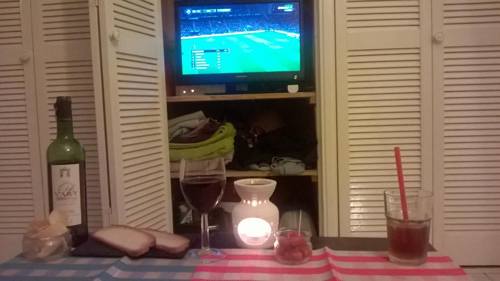 Fafotter's tweet photo. Et les lasagnes vont sortir! #PourKirikou #Ogrius http://t.co/XNRBDRStOy