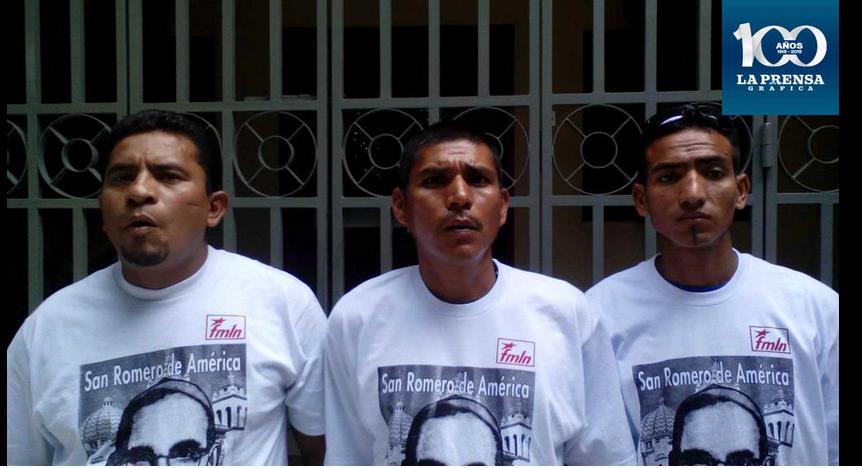 MariaEche89's tweet photo. Lastimosamente quienes están dividiendo al país haciendo juego psicológico con imagen de #monseñorRomero es el #FMLN http://t.co/y4eOYr6N0q