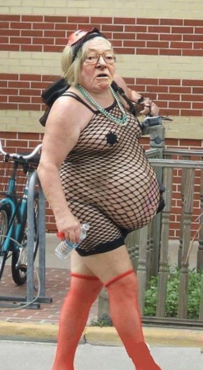 JordanBrasso's tweet photo. Not your finest moment but I've seen you looking worse @harrietbarlow6 http://t.co/Tk22CWRZqT