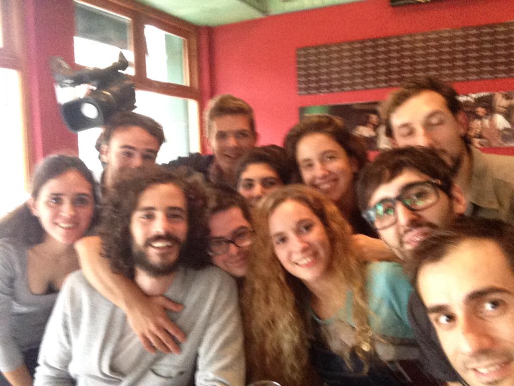 JuninDATA's tweet photo. Acá están, estos son... El equipo de #JuninDATA con @petreccapablo en #QuienEsElCandidato http://t.co/kVQ7X1GAn8