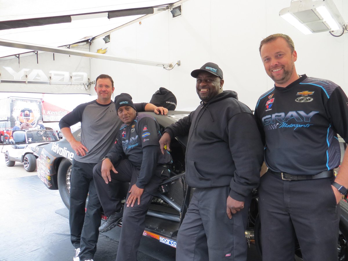 GrayMotorsport1's tweet photo. #ProStock drivers @ShaneGrayPS @JonathanGrayPS with teammates Jep &amp; Butch. #GrayMotorsports #Family #NHRA #KansasNats http://t.co/gBENpDHRCV