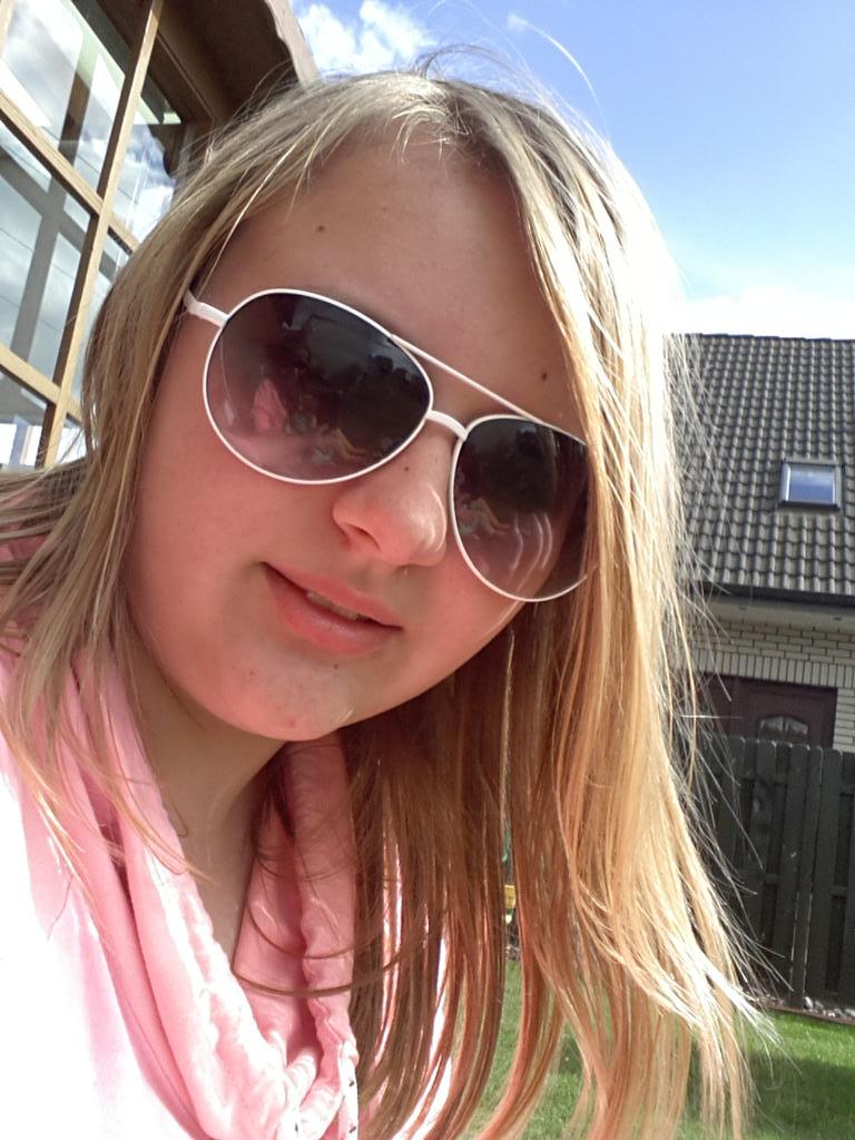 pollosch tweet picture