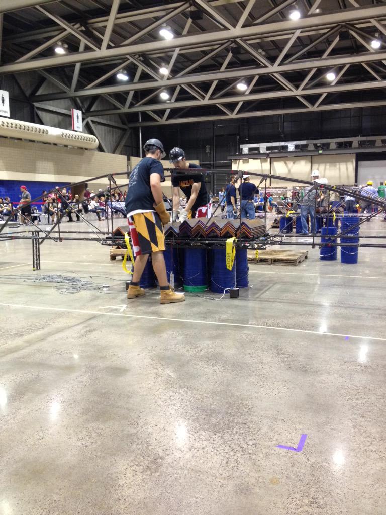 UMDSteelBridge's tweet photo. Lateral load test passed. Vertical load test underway. http://t.co/tGnOdmQUxB