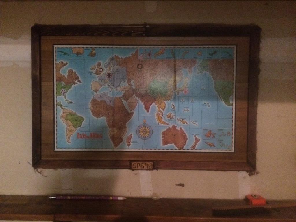 SodaPopTalk's tweet photo. @WolfOfWiFi @GeeqShuq Map and cribbage board http://t.co/eABGAqEyri