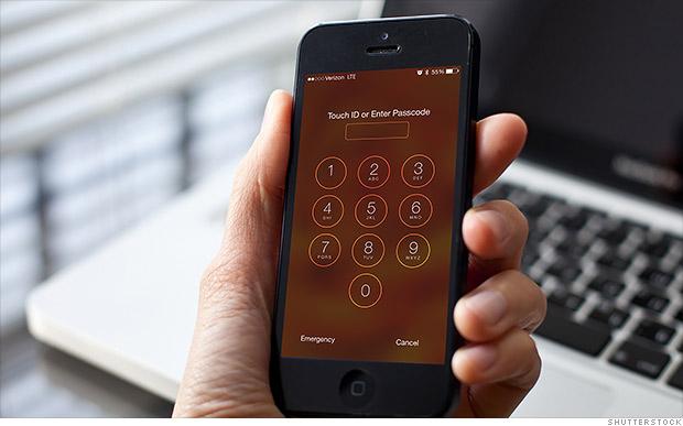 CNNBusiness's tweet image. Apple, Google, Facebook and Microsoft are fighting to keep the gov't out of your smartphone cnnmon.ie/1AdWMym
