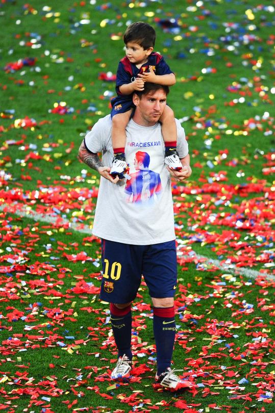 MotivacionesF's tweet photo. Messi y su heredero. http://t.co/3l5cU81kWN
