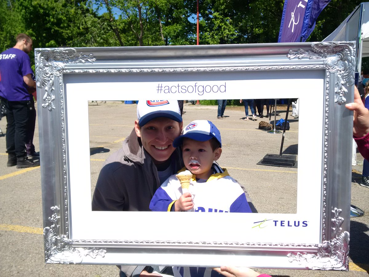 Enjoying a morning of volunteering &amp; ice cream w/the family <a href="/TELUS/">TELUS</a> <a href="/abbyov/">Abby Ong-Villeneuve</a> #actsofgood