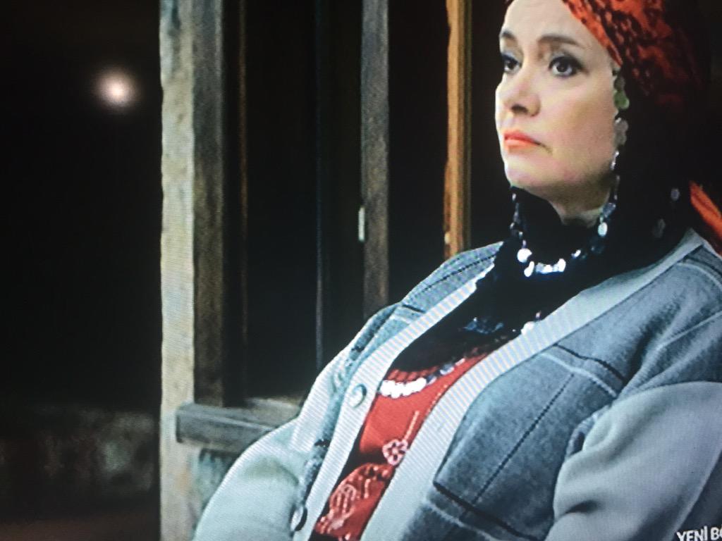 askyeniden8's tweet photo. Aşk yeniden fragmandan #AşkYeniden http://t.co/2EtrOP2gYu