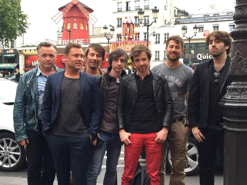lesnightingales's tweet photo. Dans 45 min nous serons sur scène au bus. On vous attend nombreuses et nombreux 😀 http://t.co/DXukKnuudX