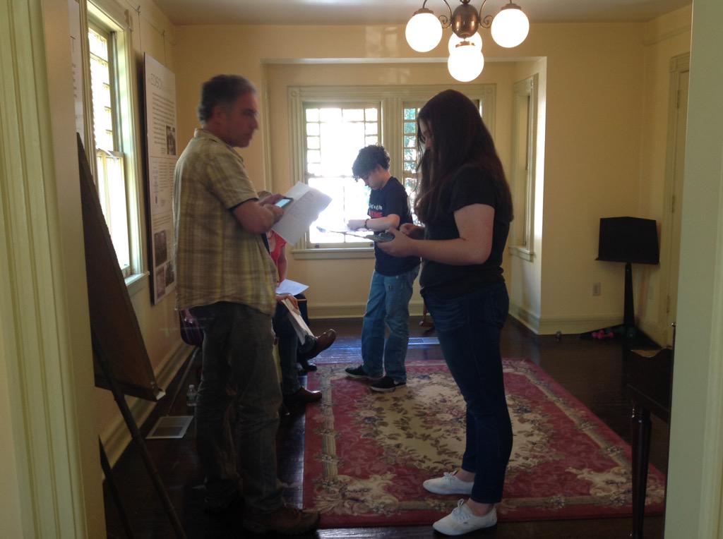 LatimerHouse's tweet photo. Poetry can happen anywhere, (especially in a house museum!) #LightOnSound #LatimerNOW http://t.co/Vvn1CNeaWP