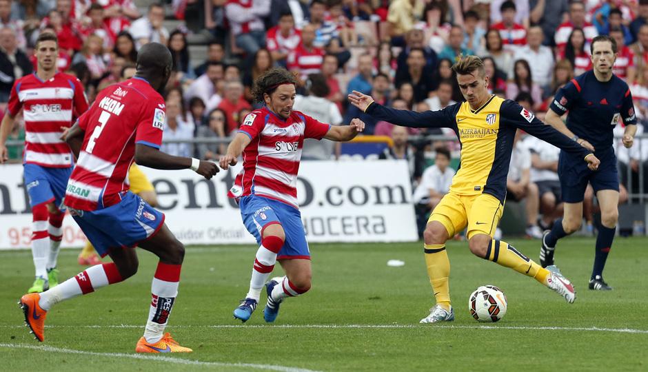 atletienglish's tweet photo. PHOTO GALLERY. The images of the last League match in Granada #GCFAtleti #GoAtleti http://t.co/P9HonNxZYm