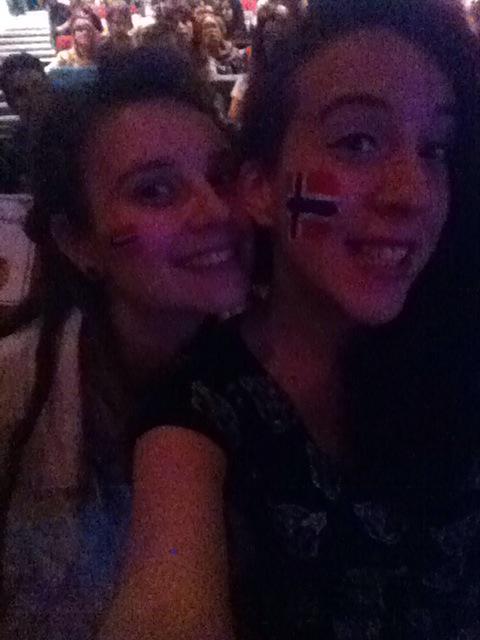 BraveNewStorm's tweet photo. GO NORWAY JAI ELSKA DEG! #5DFUEurovision http://t.co/3sc7xWmwxT