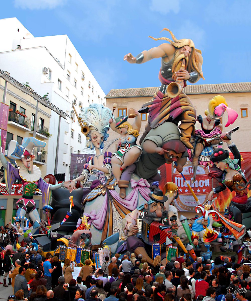 FalladelPilar's tweet photo. La vieja Europa fue protagonista en las #Fallas2014... ¡Una protagonista de #Escandalo!
#Eurovision #Fallas #Valencia http://t.co/wvHlHLheu2